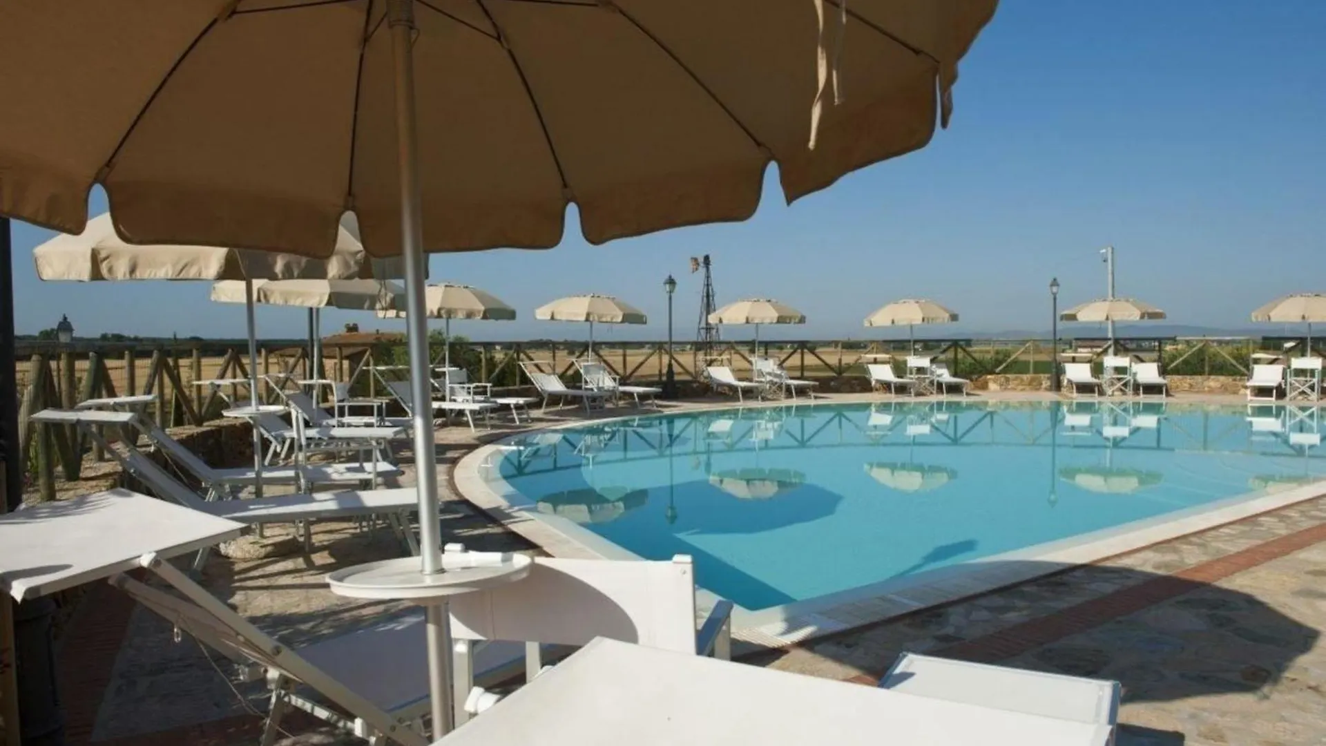 Superior Drei-Zimmer-Wohnung Mit Garten Und Pavillon Campiglia Marittima Italy